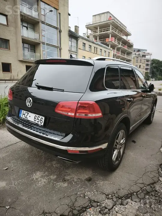 Volkswagen Touareg 2015 photo 2