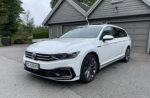 Volkswagen Passat 2020 photo 2