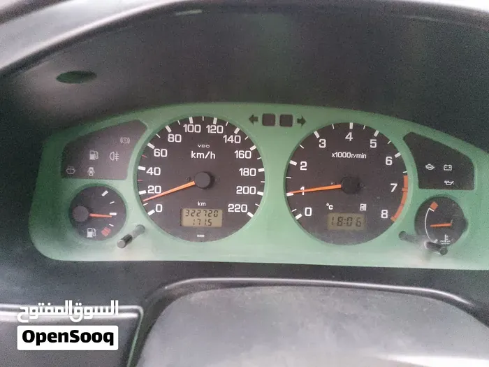 Nissan Primera 1988 photo 2