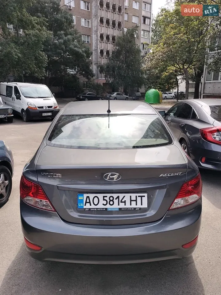 Hyundai Accent 2012 photo 5