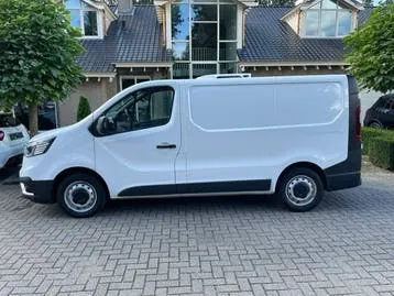 Renault Trafic 2022 photo 2