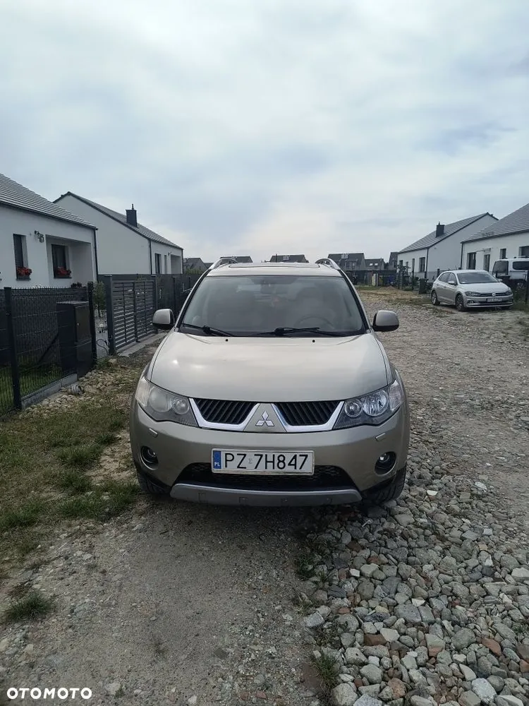 Mitsubishi Outlander 2009 photo 2