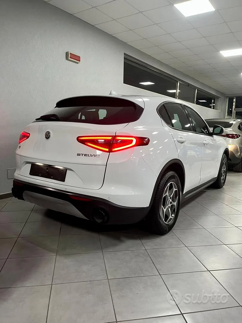 Alfa Romeo Stelvio 2022 photo 4
