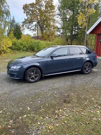Audi A4 2009 photo 2