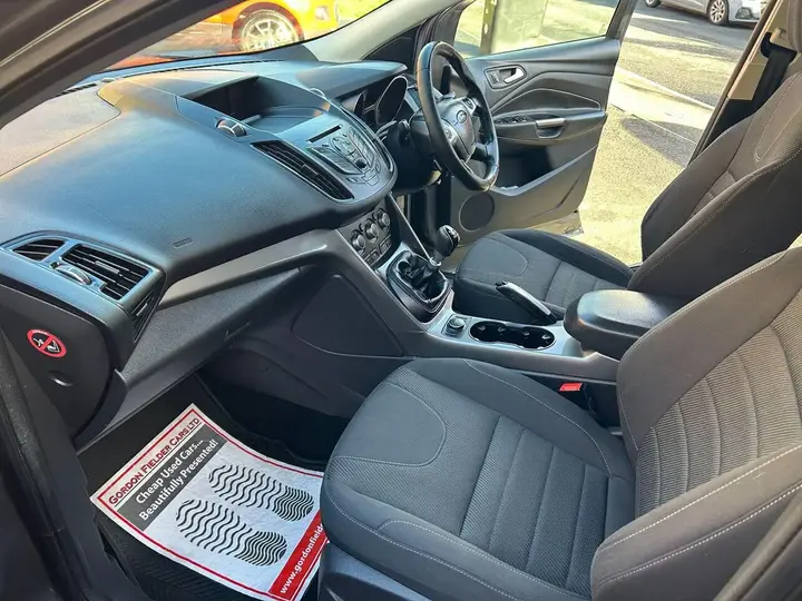 Ford Kuga 2015 photo 4