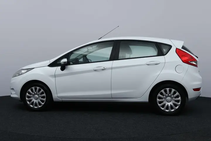 Ford Fiesta 2011 photo 5