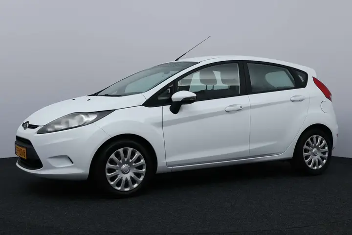 Ford Fiesta 2011 photo 3
