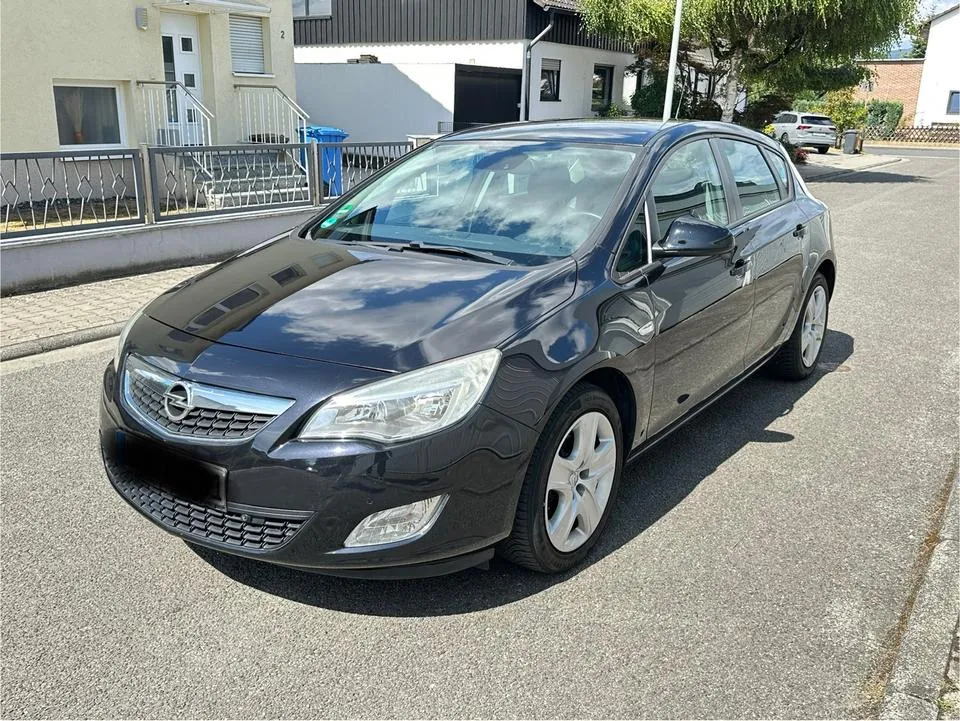 Opel Astra J