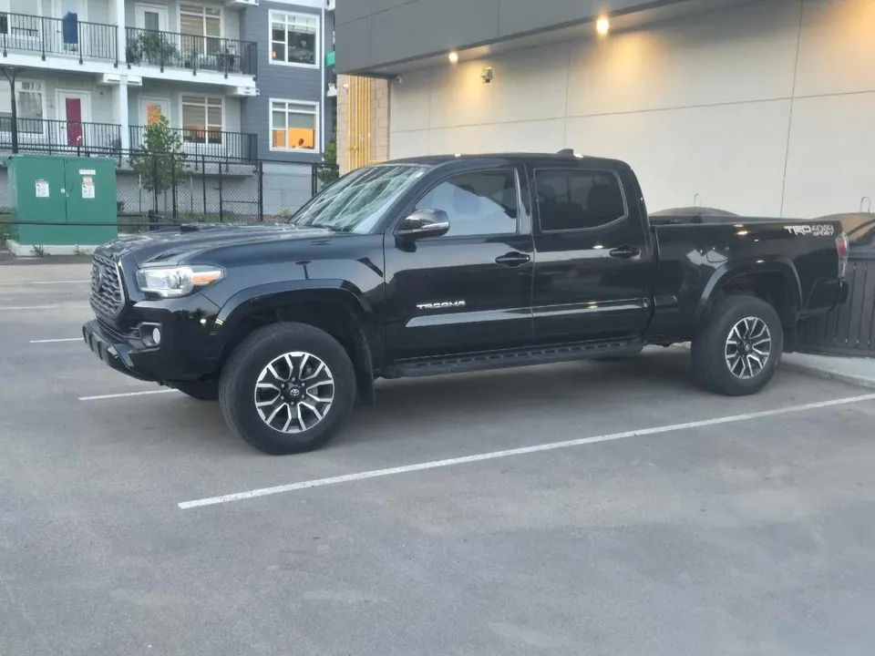 Toyota Tacoma 2023 photo 2