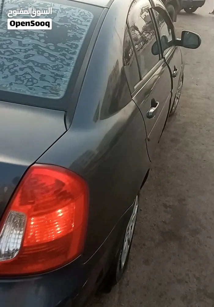 Hyundai Accent 2010 photo 2