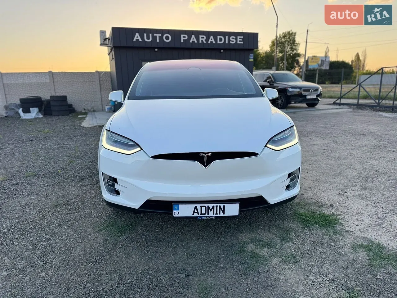 Tesla Model X 2020 photo 2