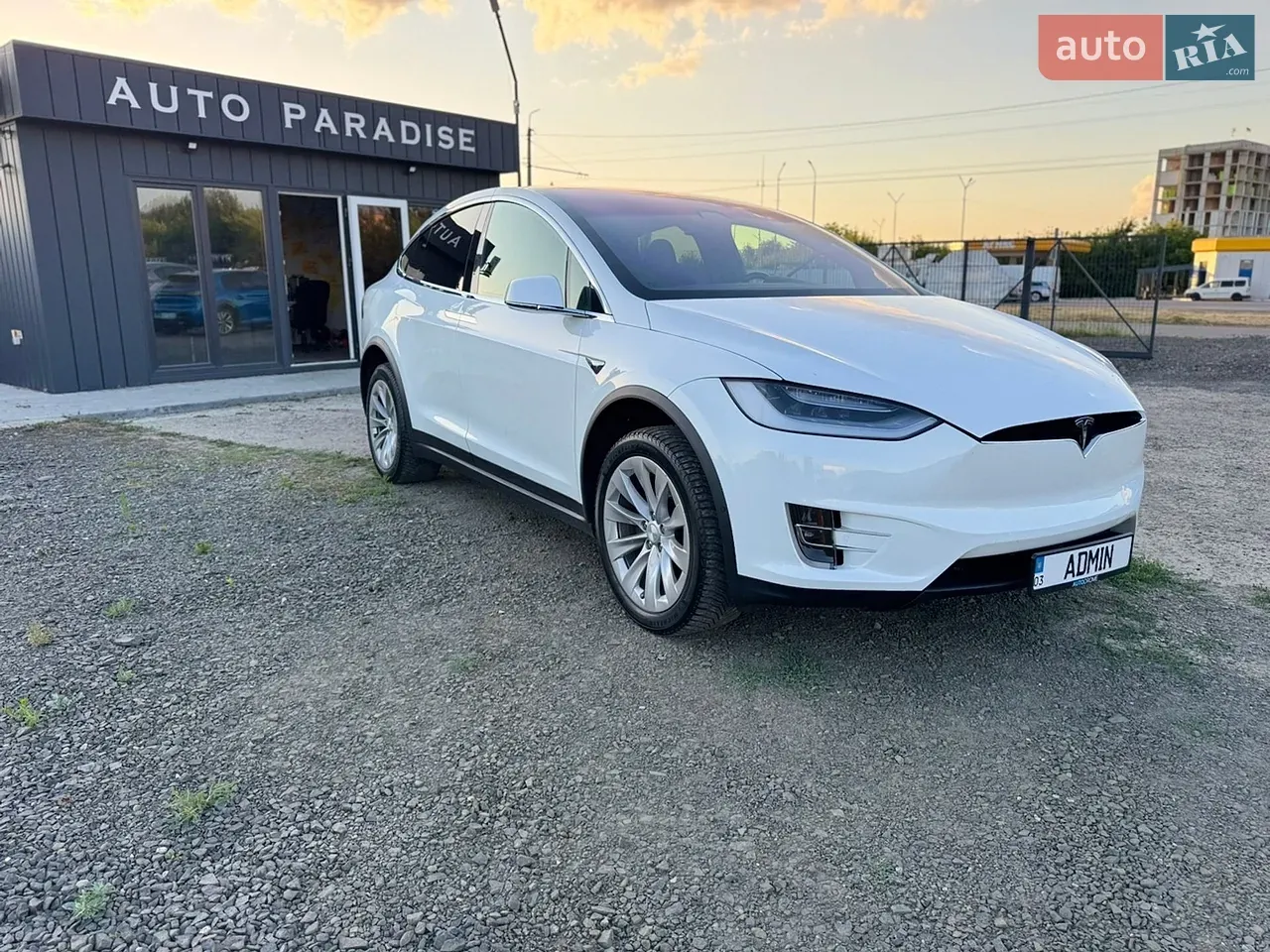 Tesla Model X 2020 photo 3