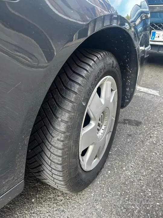 Volkswagen Polo 2003 photo 3