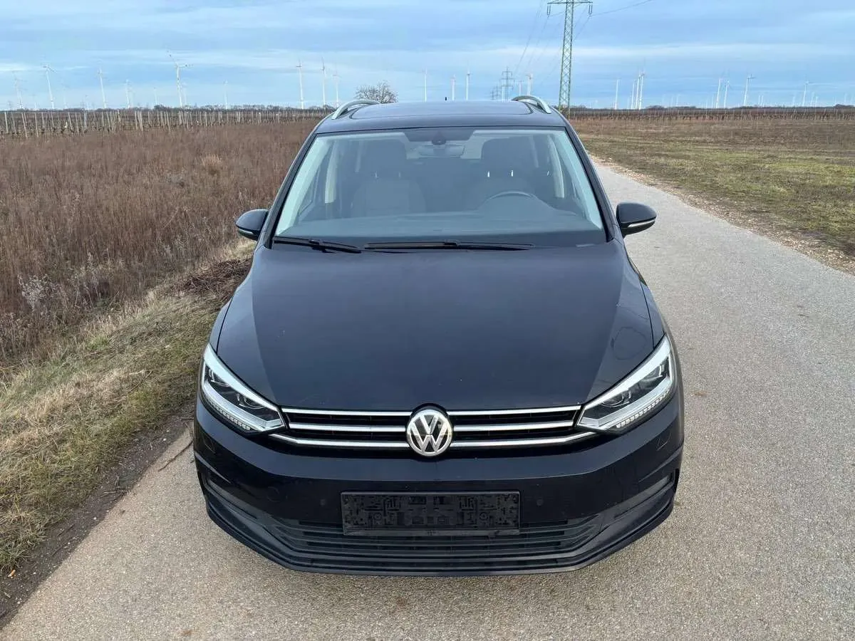 Volkswagen Touran 2019 photo 2