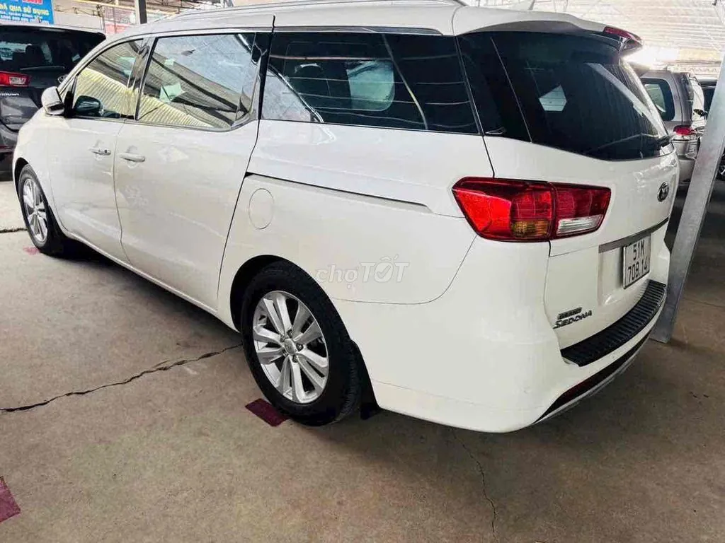 Kia Sedona 2016 photo 5