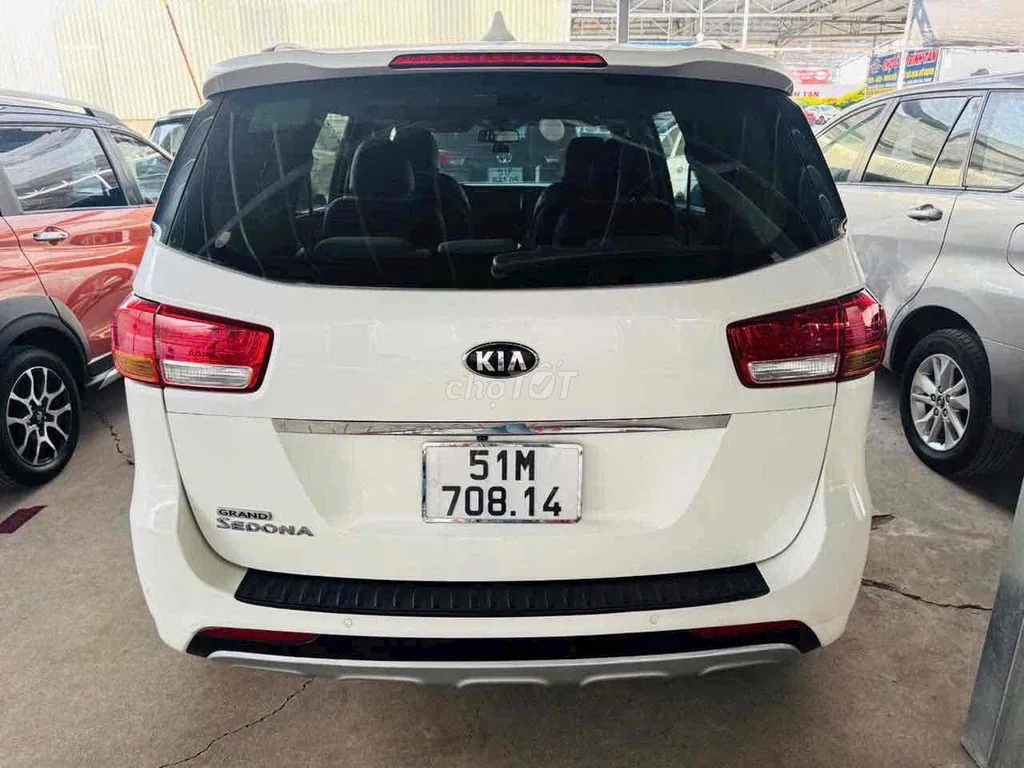 Kia Sedona 2016 photo 3