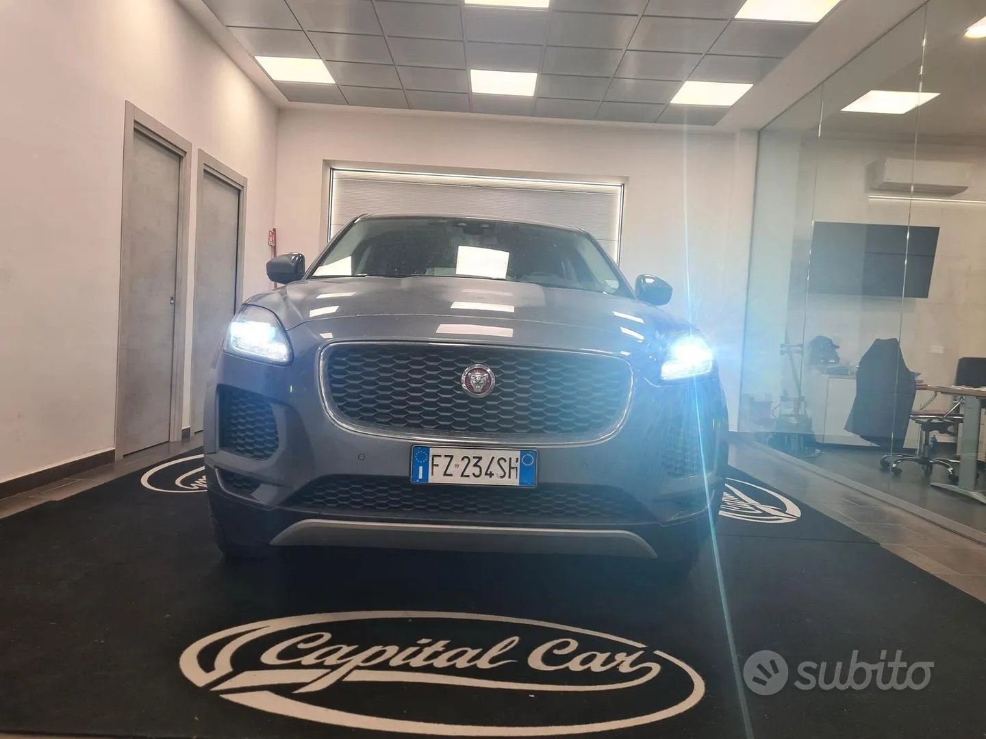 Jaguar E-Pace 2019 photo 2