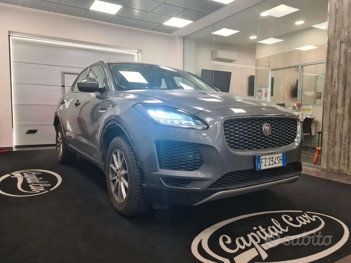 Jaguar E-Pace 2019 photo 3