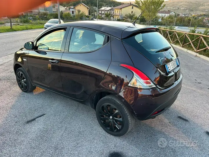 Lancia Ypsilon 2014 photo 2