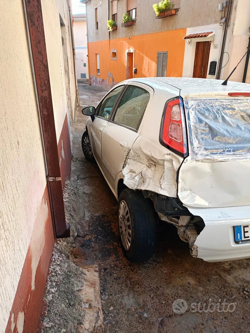 Fiat Punto 2013 photo 2