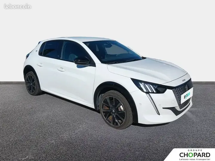 Peugeot 208 2023 photo 3