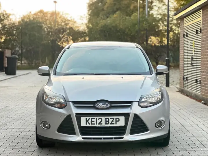 Ford Focus 2012 photo 2