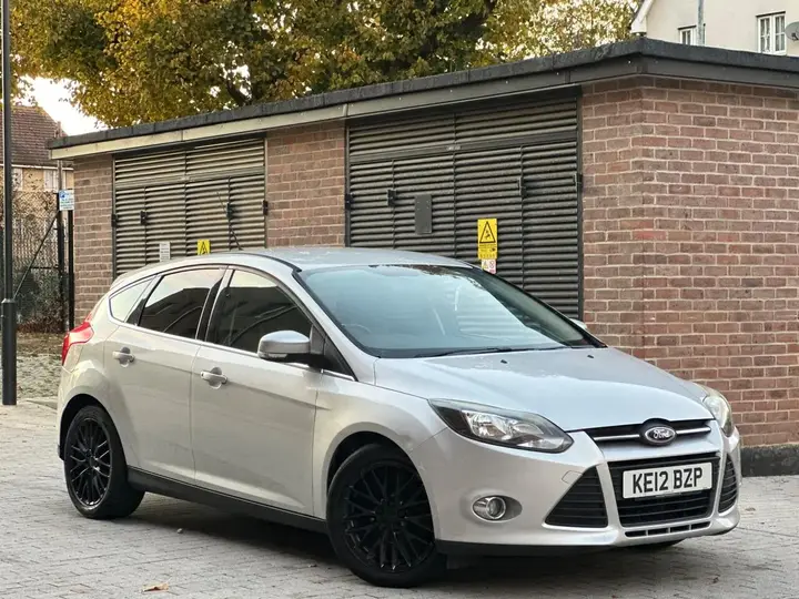 Ford Focus 2012 photo 3