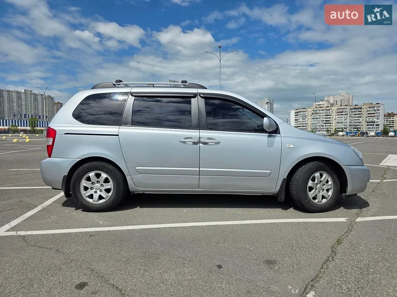 Kia Carnival 2008 photo 2