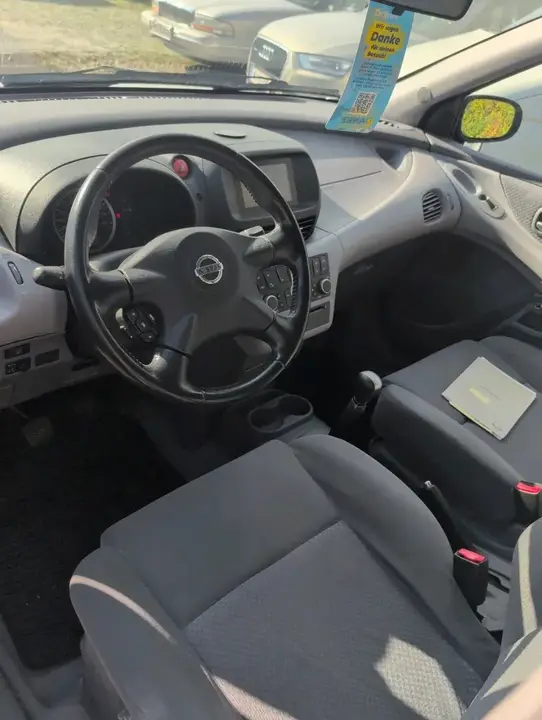 Nissan Almera