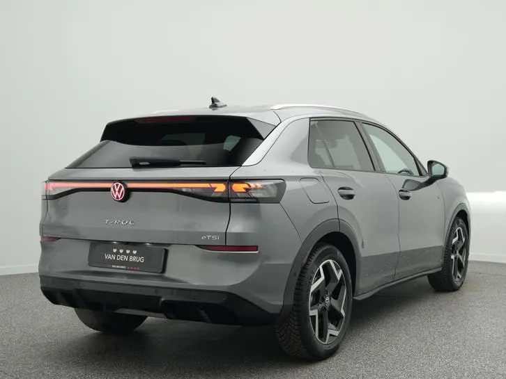 Volkswagen T-Roc 2026 photo 2