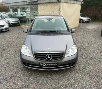 Mercedes-Benz A200 2010 photo 2
