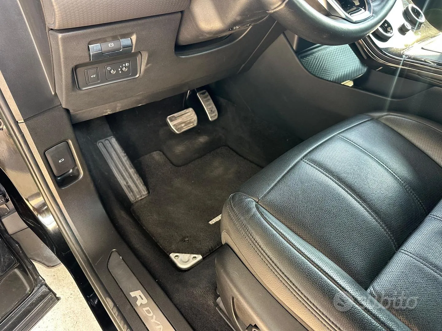 Land Rover Range Rover Evoque 2023 photo 4