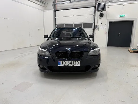 BMW 520D 2010 photo 2