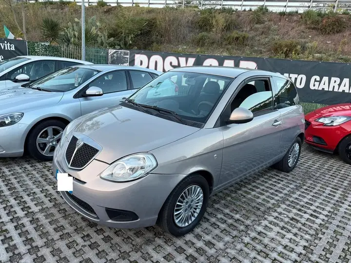 Lancia Ypsilon