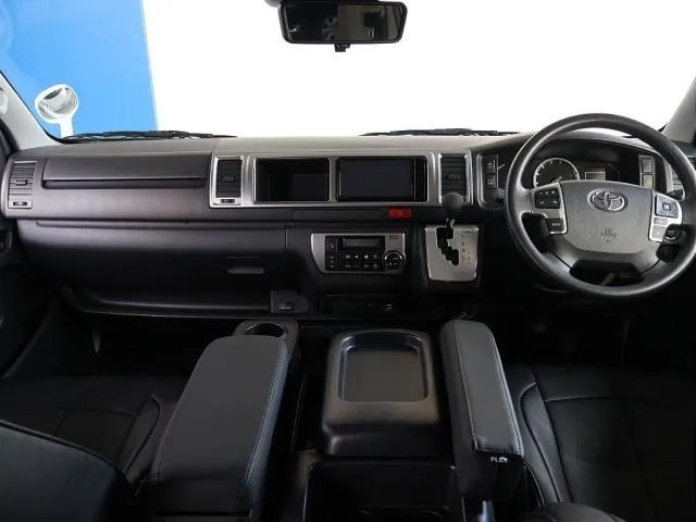 Toyota Hiace Wagon 2021 photo 2