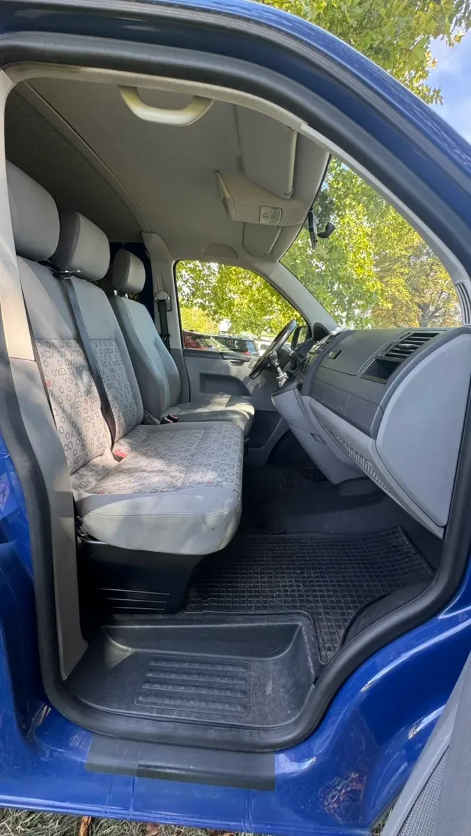 Volkswagen T5 2008 photo 3