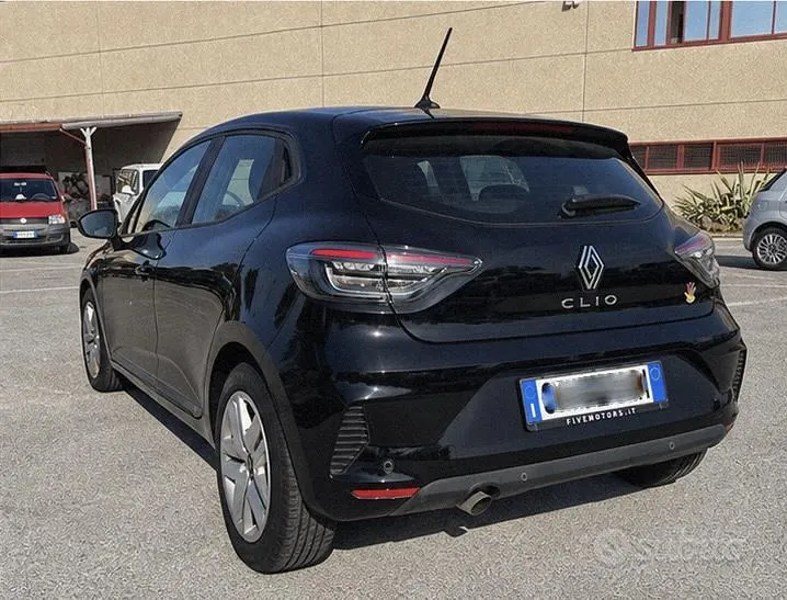 Renault Clio 2023 photo 3