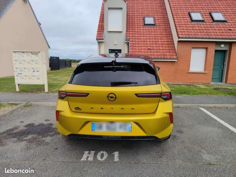 Opel Astra 2022 photo 2