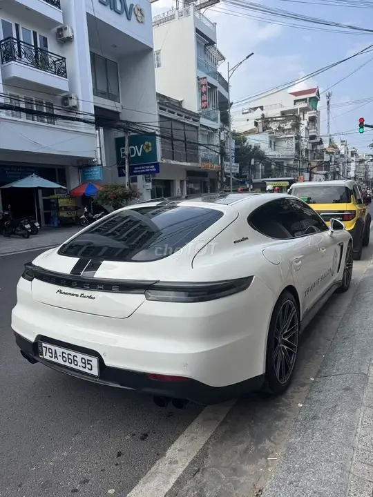 Porsche Panamera 2010 photo 5