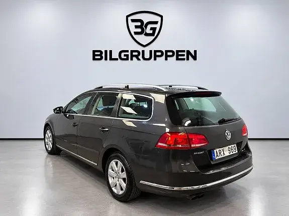 Volkswagen Passat 2011 photo 4