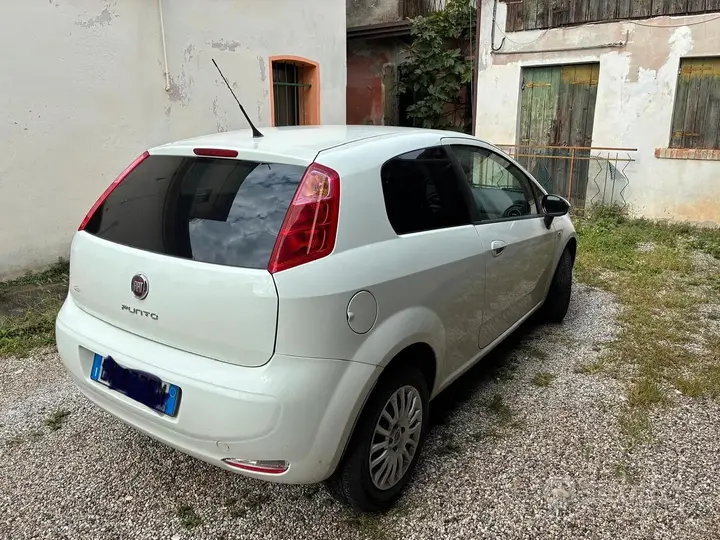 Fiat Punto 2014 photo 2