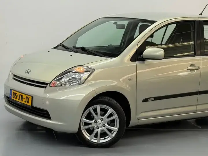 Daihatsu Sirion 2007 photo 3