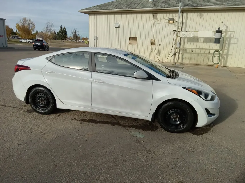 Hyundai Elantra 2016 photo 2