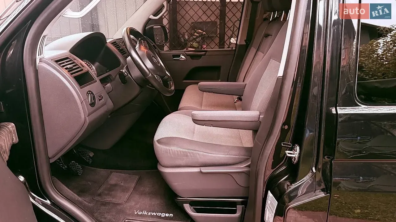 Volkswagen Caravelle 2011 photo 5