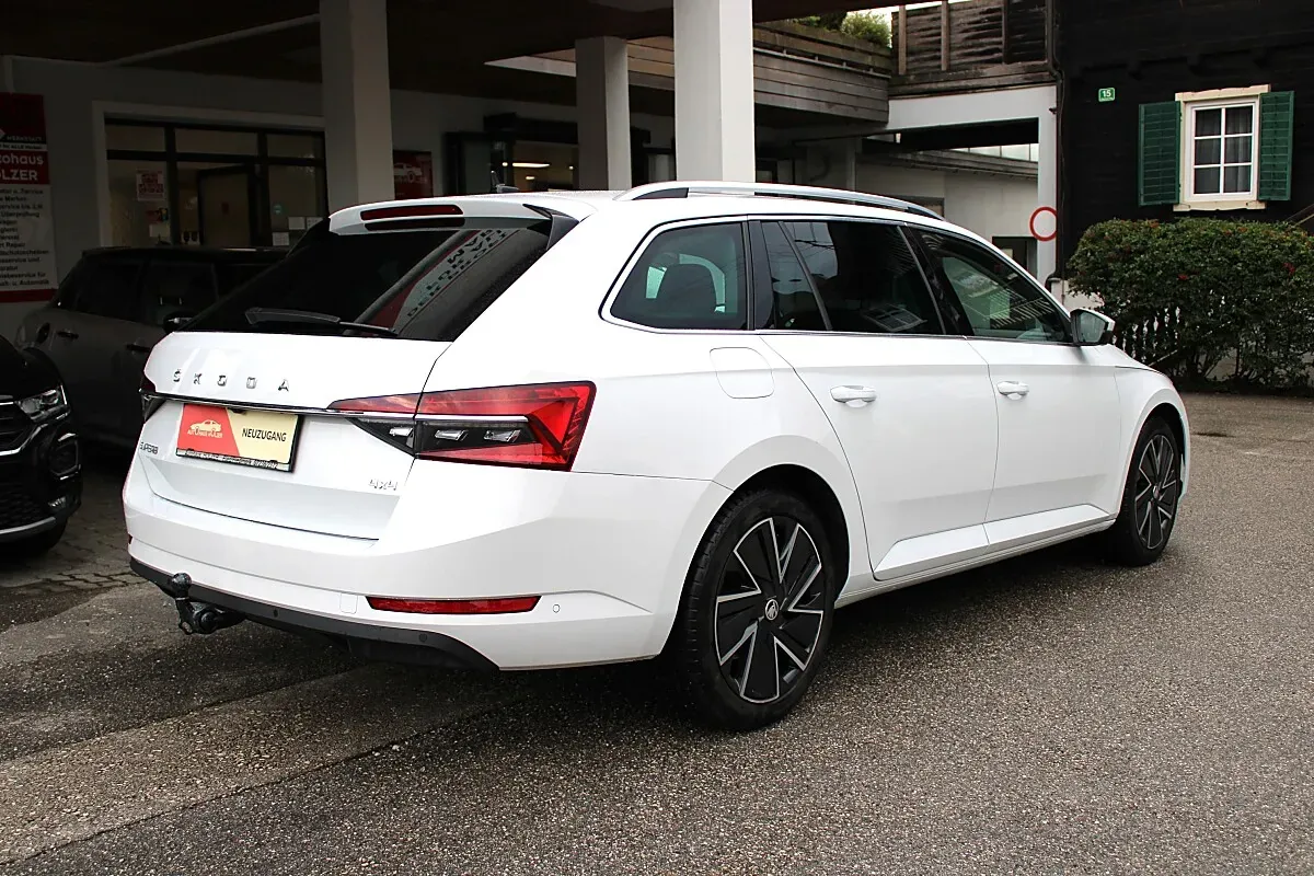 Skoda Superb 2023 photo 3