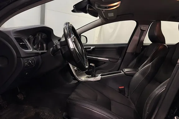 Volvo V60 2017 photo 2