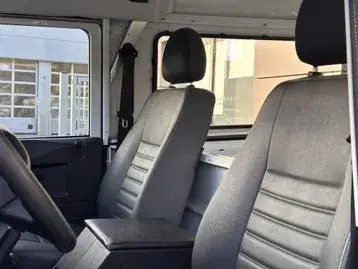 Land Rover Defender 2013 photo 3