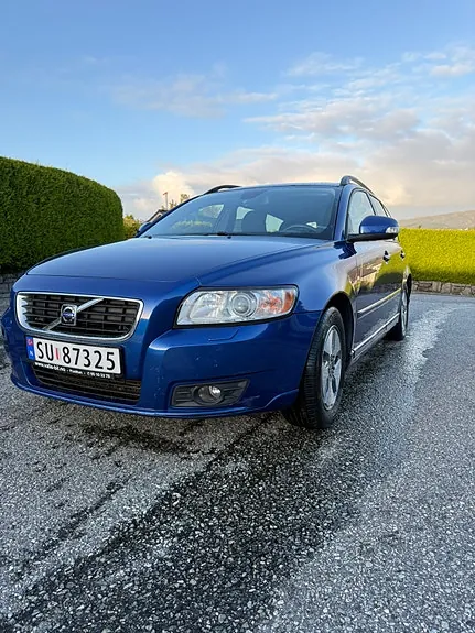 Volvo V50 2010 photo 2