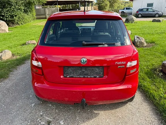 Skoda Fabia 2012 photo 5