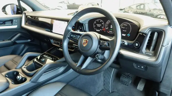 Porsche Cayenne 2024 photo 3